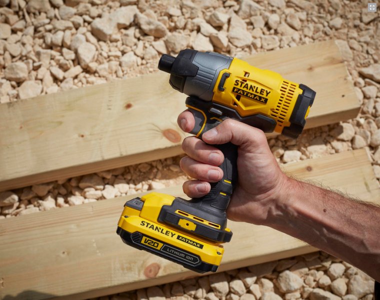 STANLEY FatMax V20 aku rázový šroubovák SFMCF800C2K (2x1,5Ah) Obrázek