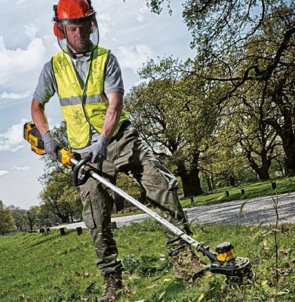 DeWALT DCM561P1 aku strunová sekačka 18V XR LiIon 1x 5Ah bezuhlíková Obrázek