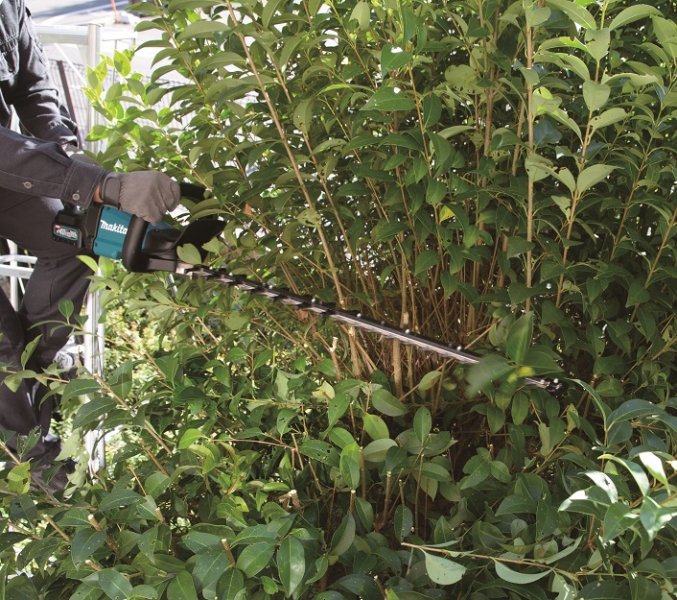 MAKITA UH006GZ aku plotostřih 600mm Li-ion XGT 40V,bez aku Z Obrázek