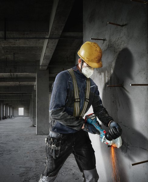 BOSCH GWS 180-LI (2x4Ah) bezuhlíková aku úhlová bruska Obrázek