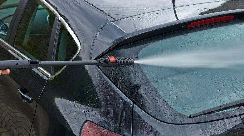 BOSCH EasyAquatak 100 kompaktní vysokotlaký čistič s dlouhým kopím Obrázek