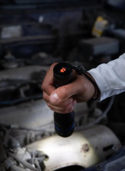 HOGERT HT1E416 svítilna ruční nabíjecí 3100 lm LED 4,5Ah USB-C Obrázek