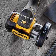 DeWALT DCS438 (verze bez aku) aku řezačka 18V XR Obrázek