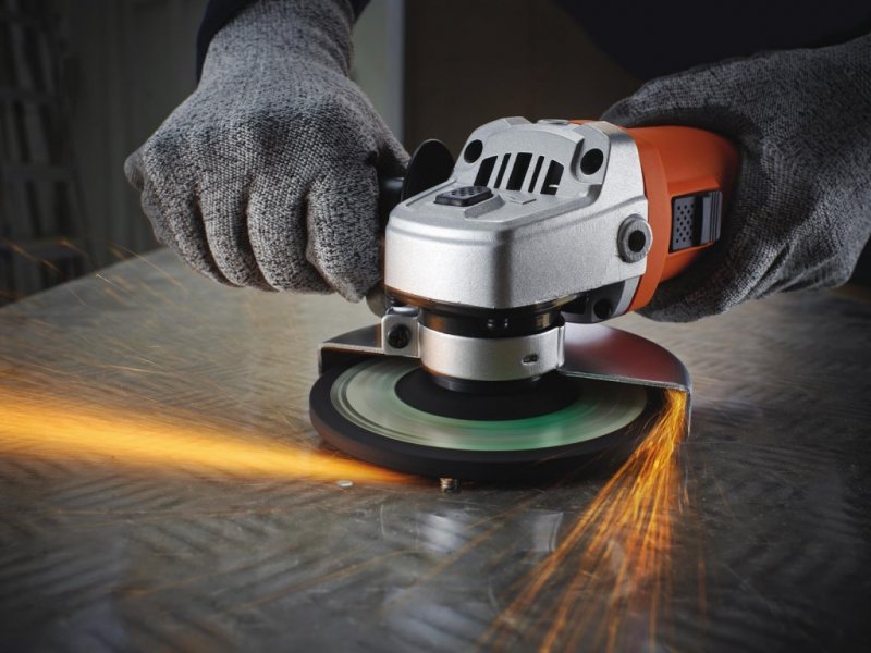 BLACK+DECKER KG1202K 1200W/125mm síťová úhlová bruska s pozvolným rozběhem Obrázek