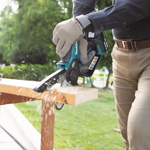 MAKITA DUC101SF01 jednoruční aku prořezávací řetězová pila 100mm LiIon 18V LXT 1x3Ah Obrázek