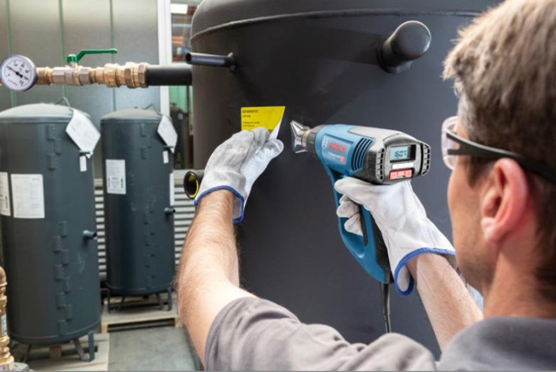 BOSCH GHG 23-66 horkovzdušná pistole s LCD displejem Obrázek