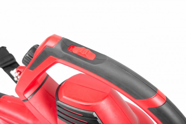 HECHT 3303 vysavač a fukar na listí Obrázek