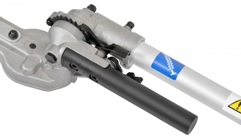 HECHT 1331 multifunkční benzínový křovinořez, plotostřih a vyvětvovací pila Obrázek