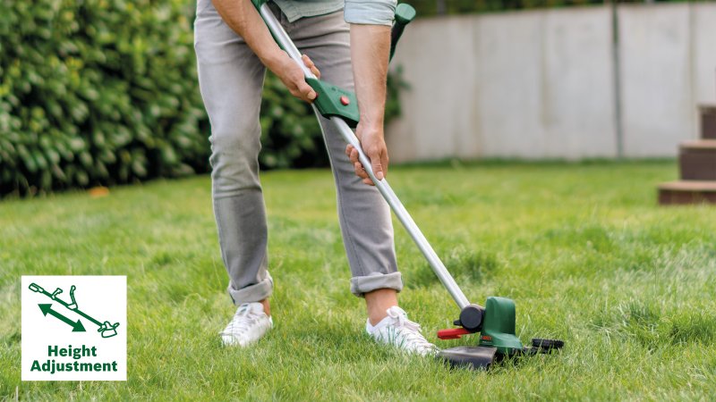 BOSCH UniversalGrassCut 18V-26 (1x2,5Ah) aku vyžínač s ergonomickým držením Obrázek