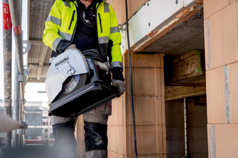 METABO CS 24-355 S pila na řezání kovu s elektronickým pozvolným rozběhem Obrázek