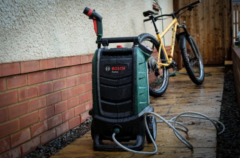 BOSCH Fontus 18V (1x2,5Ah) aku venkovní čistič Obrázek