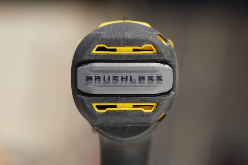 STANLEY FATMAX SFMCD710C2K-QW aku vrtačka 2x1,5Ah 18V LiIon V20 Obrázek