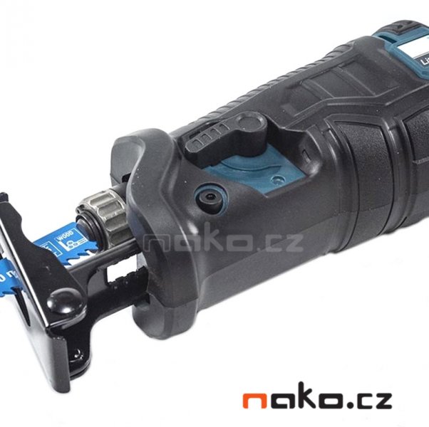 XTline XT102730-1B2B aku mečová pila ocaska 18V LiIon 2Ah v kufru Obrázek