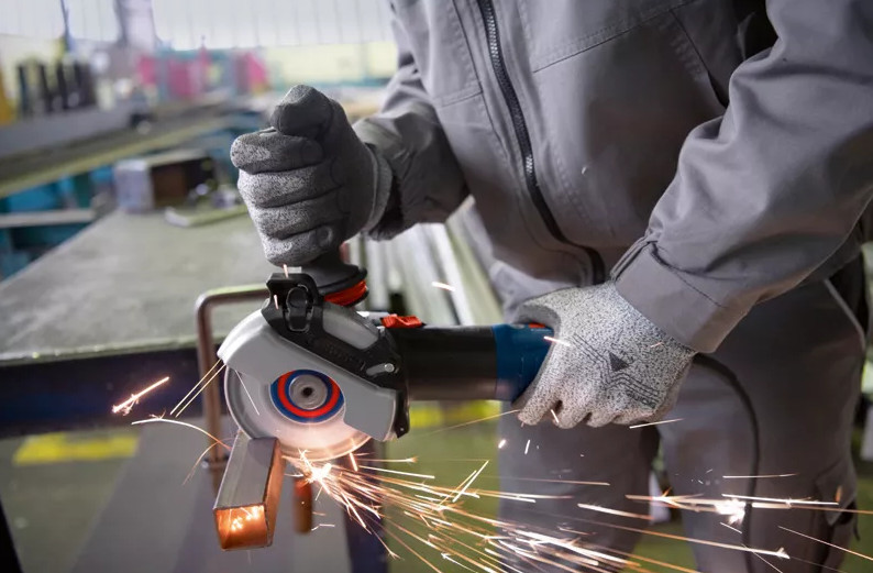 BOSCH GWS 17-125 S 1700W úhlová bruska s regulací výkonu / KickBack / SoftStart Obrázek