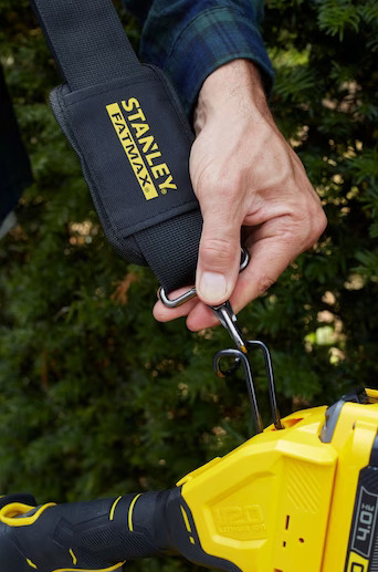 STANLEY FATMAX SFMCPH845M1-QW dlouhé aku nůžky na živý plot V20 LiIon 1x4,0Ah Obrázek