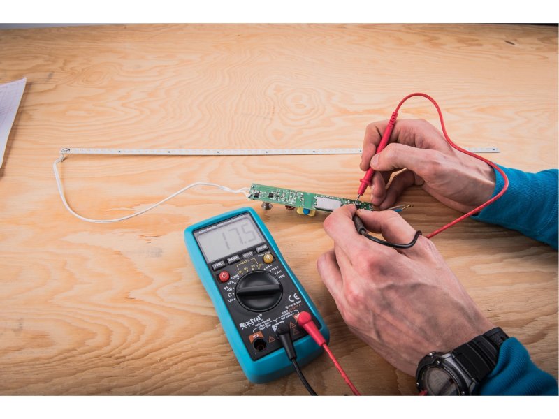 EXTOL PREMIUM 8831250 multimetr digitální s automatickou volbou Obrázek