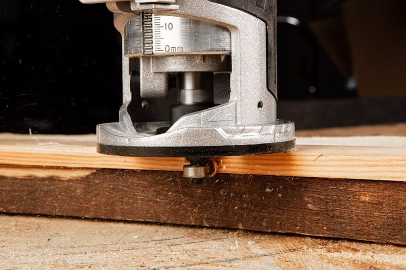 GRAPHITE ENERGY+ 58GE140 aku jednoruční ohraňovací vrchní frézka 18V LiIon bez aku Obrázek