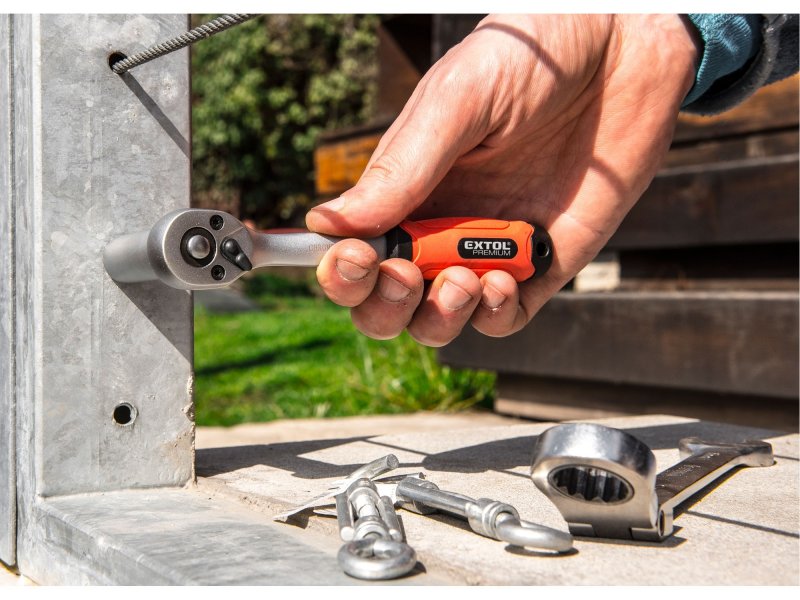 EXTOL PREMIUM 8816454 ráčna 1/4" prohnutá 45 zubů CrV Obrázek