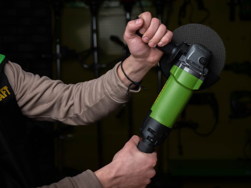 PROCRAFT PW1600SE úhlová bruska 150mm 1100W s regulací Obrázek