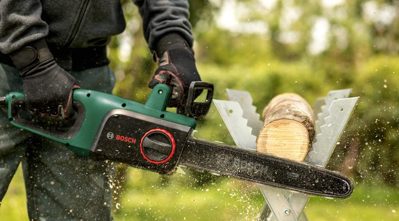 BOSCH UniversalChain 35 řetězová elektrická pila Obrázek