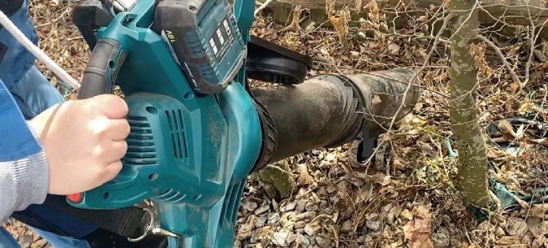 XTline XT102935-2B4B aku vysavač a fukar na listí 36V LiIon 2x18V 4Ah, nabíječka, XTpower Obrázek