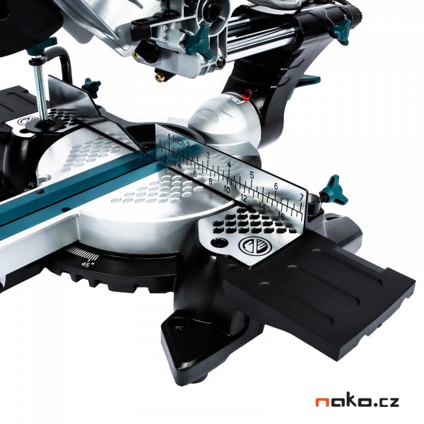 XTline XT106210 pokosová pila s pojezdem a laserem 210mm 1700W Obrázek