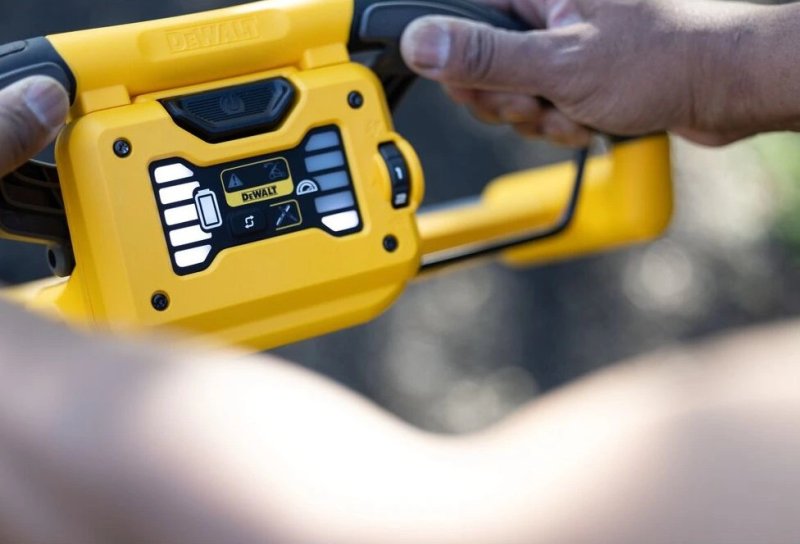 DeWALT DCMWSP550N 54V (verze bez aku) aku sekačka s pojezdem Obrázek