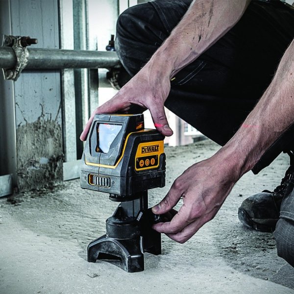 DeWALT DW0811 červený křížový laser (360°) Obrázek
