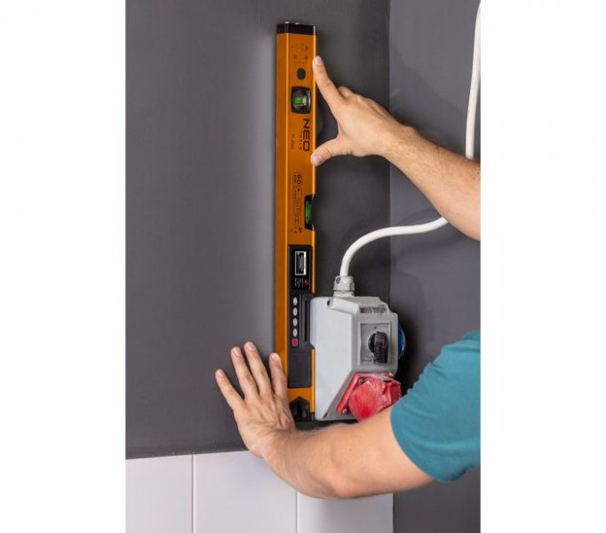 NEO TOOLS 71-200 digitální laserová vodováha 60cm se sklonoměrem Obrázek