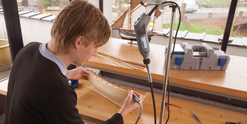 DREMEL 2222 závěsný stojan Obrázek