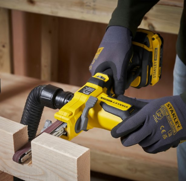 STANLEY FATMAX SFMCE210D2K aku pásový pilník 2x2Ah 18V LiIon V20 Obrázek