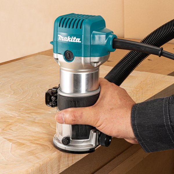 MAKITA RT0702CX2J kombinovaná fréza s příslušenstvím 700W Obrázek