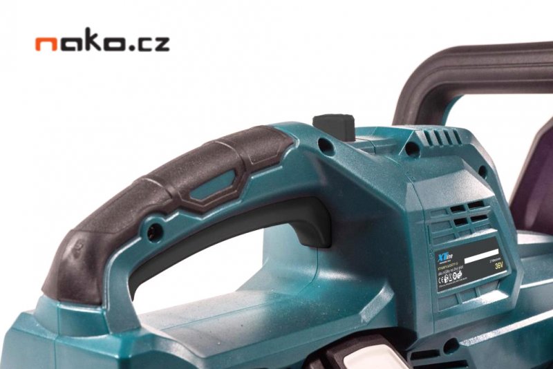 XTline XT102875-2B2 aku nůžky na živý plot 36V (2x18V 2Ah) Obrázek