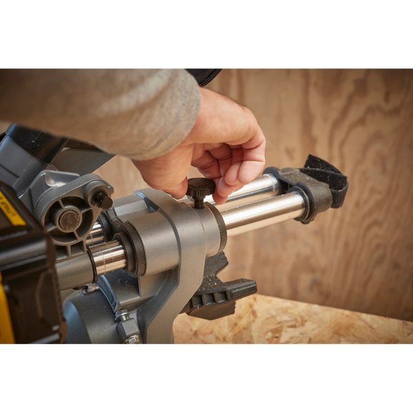 STANLEY FATMAX SFMCS701M1-QW aku pokosová pila 190mm 18V LiIon 1x4Ah V20 Obrázek