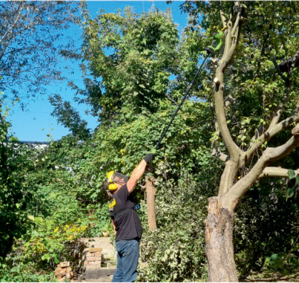 PROCRAFT PKA24 SET jednoruční aku řetězová pila LiIon 20V + nástavec, aku 2Ah, nabíječka Obrázek