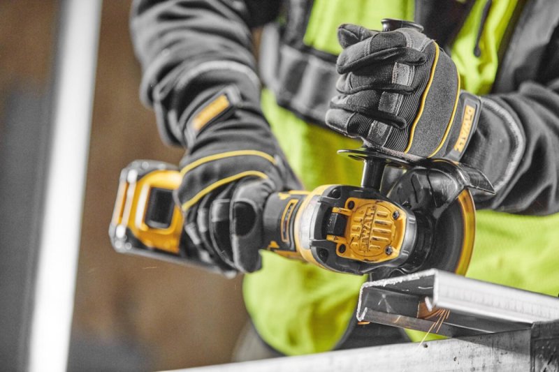 DeWALT STANLEY DCG409VSN (verze bez aku) aku úhlová bruska s regulací otáček Obrázek