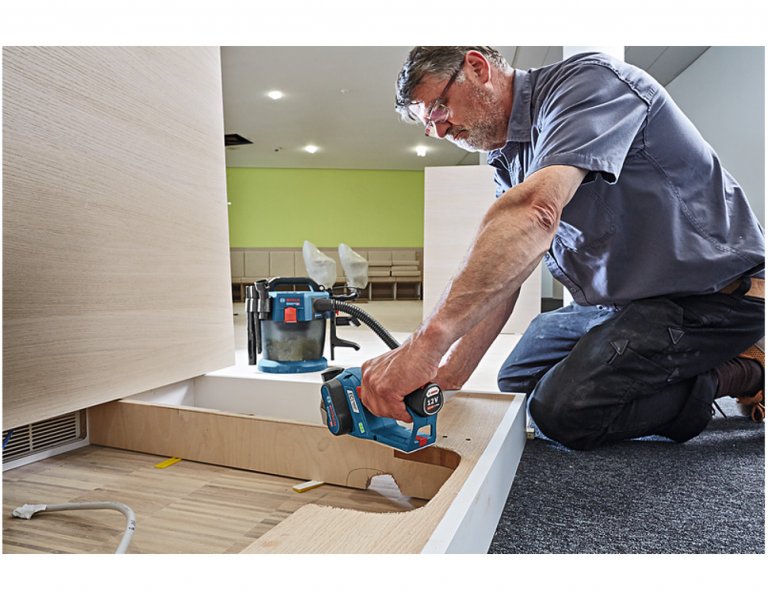 BOSCH GHO 12V-20 (verze bez aku) 12V aku hoblík Obrázek