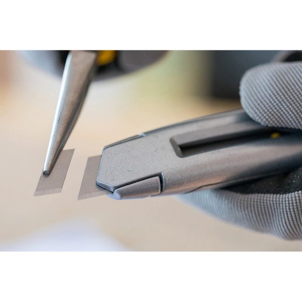 STANLEY 0-10-018 kovový nůž Interlock s odlamovací čepelí 18mm Obrázek