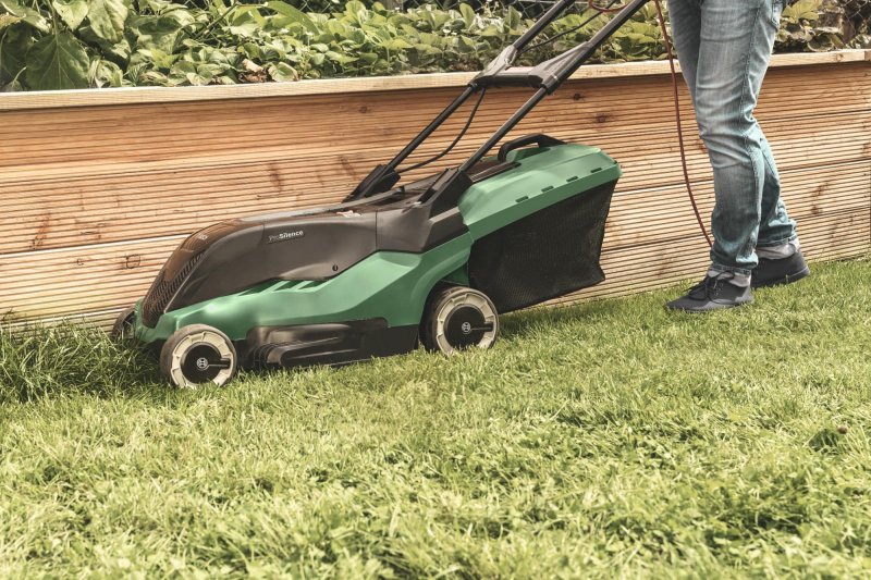 BOSCH UniversalRotak 450 1300W sekačka na trávu Obrázek