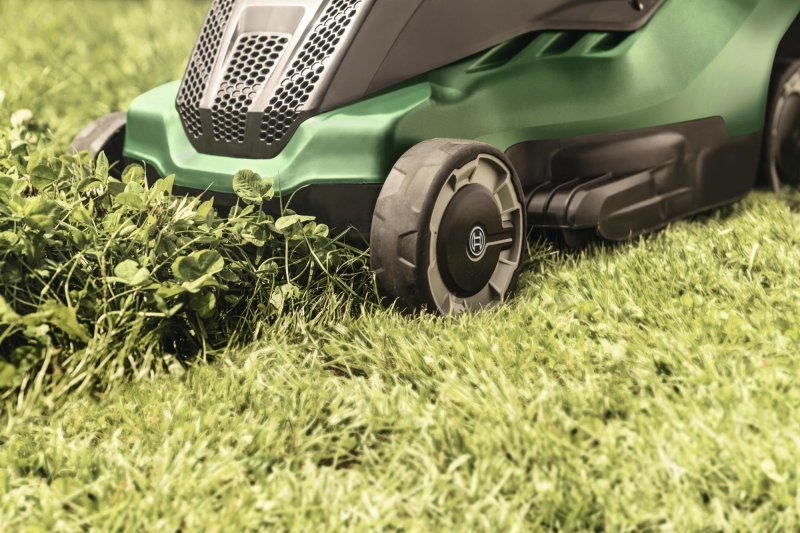 BOSCH UniversalRotak 450 1300W sekačka na trávu Obrázek