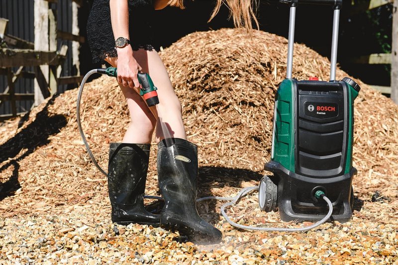 BOSCH Fontus 18V (1x2,5Ah) aku venkovní čistič Obrázek