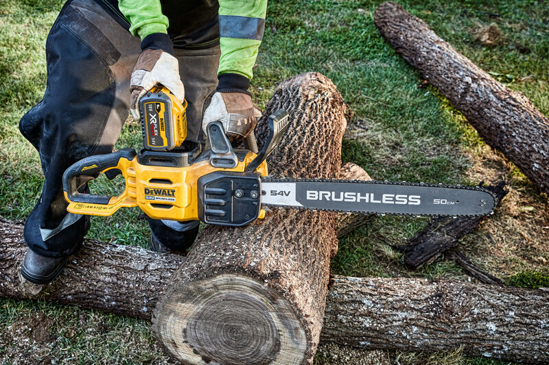 DeWALT DCMCS575X1 54V (1x9Ah) aku řetězová pila + kufr Obrázek