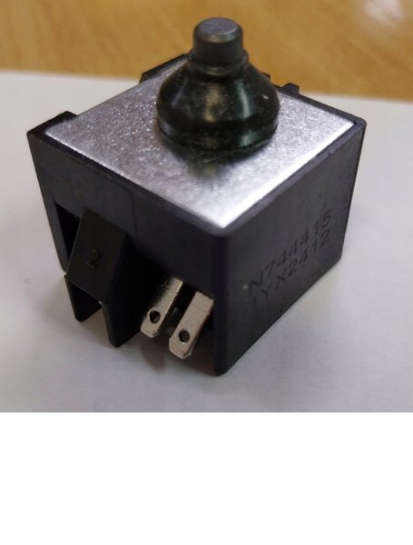 BLACK& DECKER N744415 vypínač