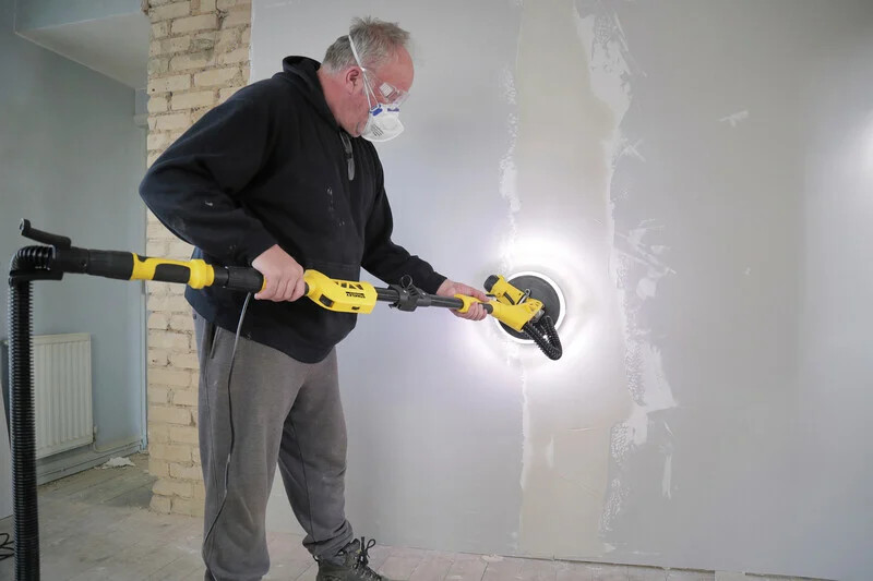 STANLEY SFMEE500S sádrokartonářská bruska s teleskopickou rukojetí - žirafa 225mm Obrázek