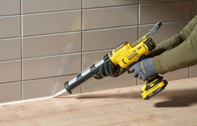STANLEY SFMCE600B-XJ aku vytlačovací pistole 18V LiIon V20 Obrázek