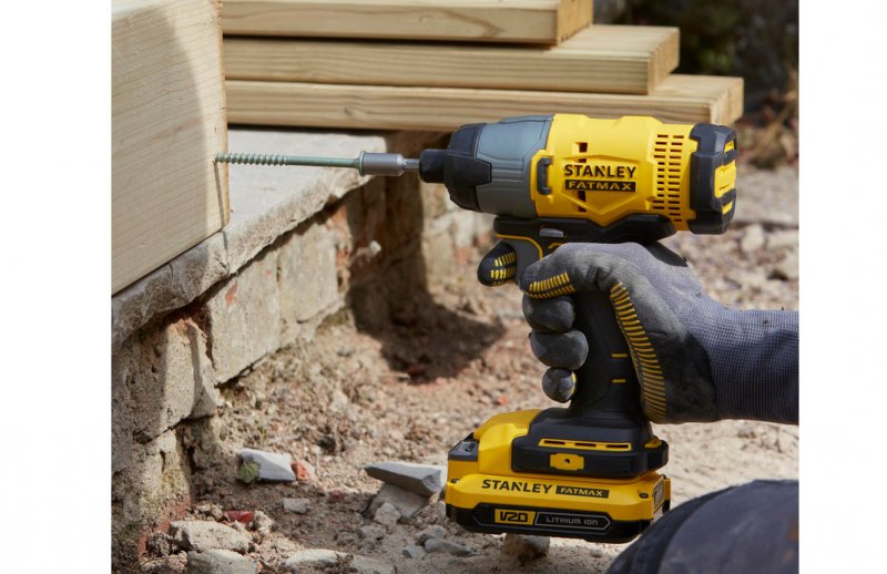 STANLEY FatMax V20 aku rázový šroubovák SFMCF800C2K (2x1,5Ah) Obrázek