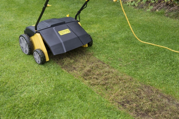 POWERPLUS POWXG7513 elektrický vertikutátor - provzdušňovač Obrázek