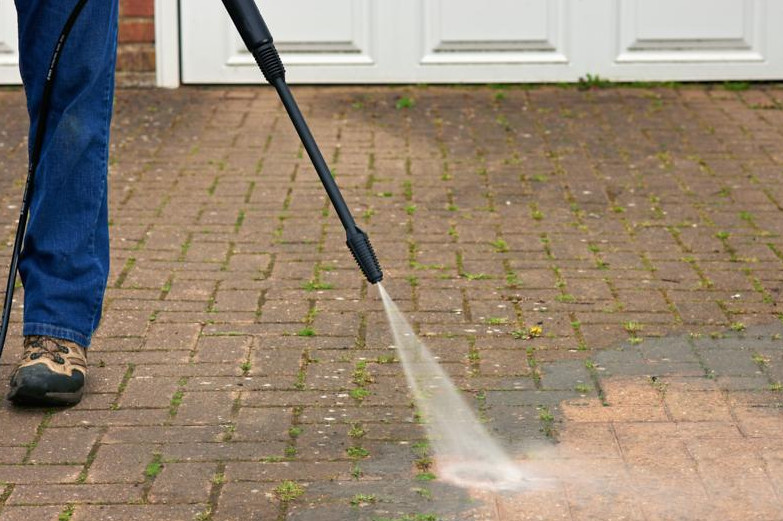 BOSCH UniversalAquatak 130 vysokotlaký čistič (1700W/130bar) Obrázek