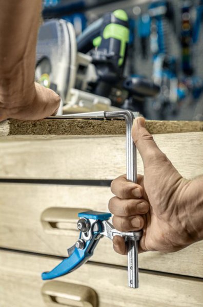 HOGERT HT3B941 univerzální ráčnová páková rychlosvěrka pro vodící lišty 160mm Obrázek