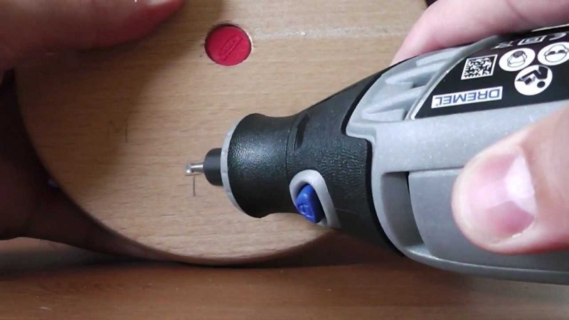 DREMEL 3000-1/25 EZ mikrobruska + nástroje Obrázek